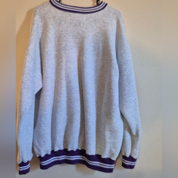 Vintage Gray Sweatshirt with Purple Trim - Picture 4 of 5